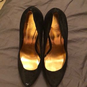 BCBG heals size 7